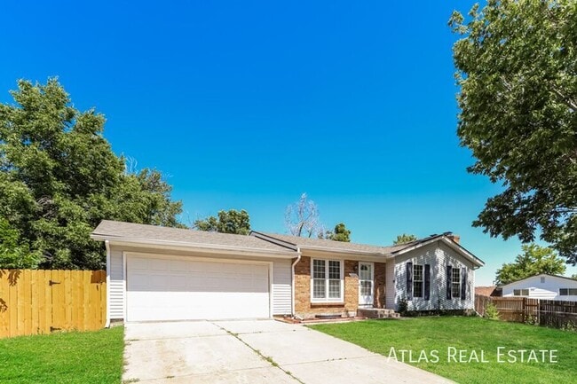 2421 S Lewiston St in Aurora, CO - Building Photo - Building Photo