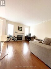 18 Magnotta Rd in Markham, ON - Building Photo - Building Photo