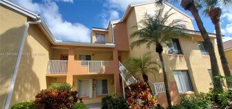 1103 Coral Club Dr in Coral Springs, FL - Building Photo