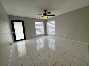 12365 SW 119th Terrace in Miami, FL - Building Photo - Building Photo