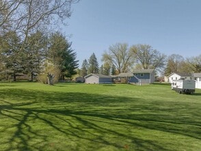 1429 Columbus Dr in Waterloo, IA - Building Photo - Building Photo