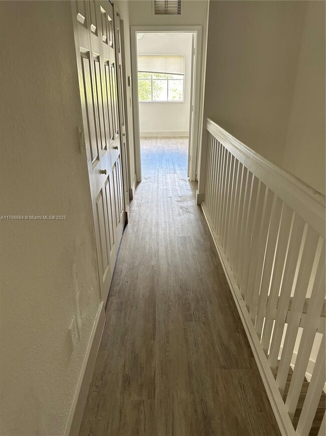 4513 Woodland Cir in Tamarac, FL - Building Photo - Building Photo