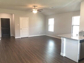 1415 Warringwood Dr in Greenville, TX - Building Photo - Building Photo