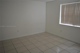 2301 N 56th Ter, Unit F in Hollywood, FL - Foto de edificio - Building Photo