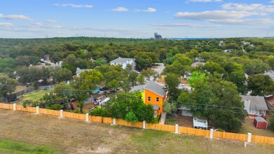 124 S Mockingbird Cir-Unit -B in Cedar Creek, TX - Building Photo - Building Photo