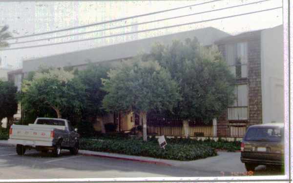 415 S Broadway in Redondo Beach, CA - Building Photo