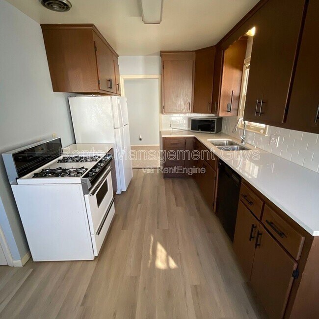 5443 Louisiana Ave N in Minneapolis, MN - Building Photo - Building Photo