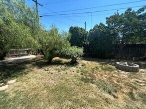 2114 Fremont Ave in Modesto, CA - Building Photo - Building Photo