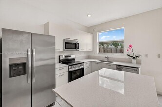 12221 NW 24th Pl in Miami Shores, FL - Building Photo - Building Photo