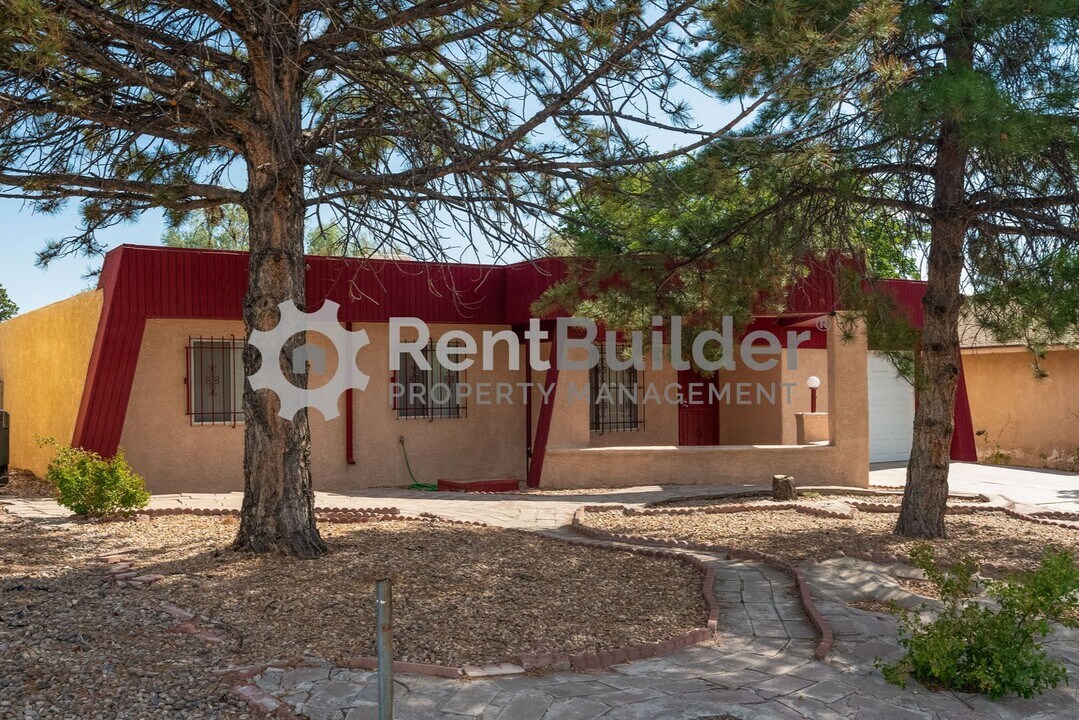 6008 Kingston Ave NE in Albuquerque, NM - Building Photo