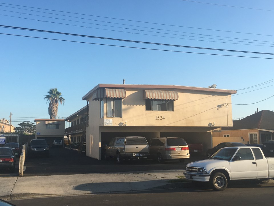 La Villa Verde Apartments in Torrance, CA - Foto de edificio