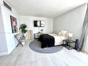 2899 Collins Ave in Miami, FL - Building Photo - Building Photo