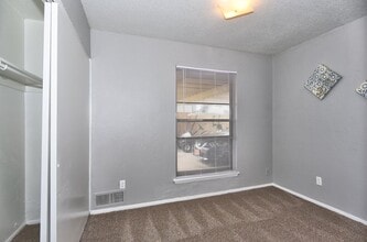 Summerstone Duplexes in Tulsa, OK - Foto de edificio - Interior Photo