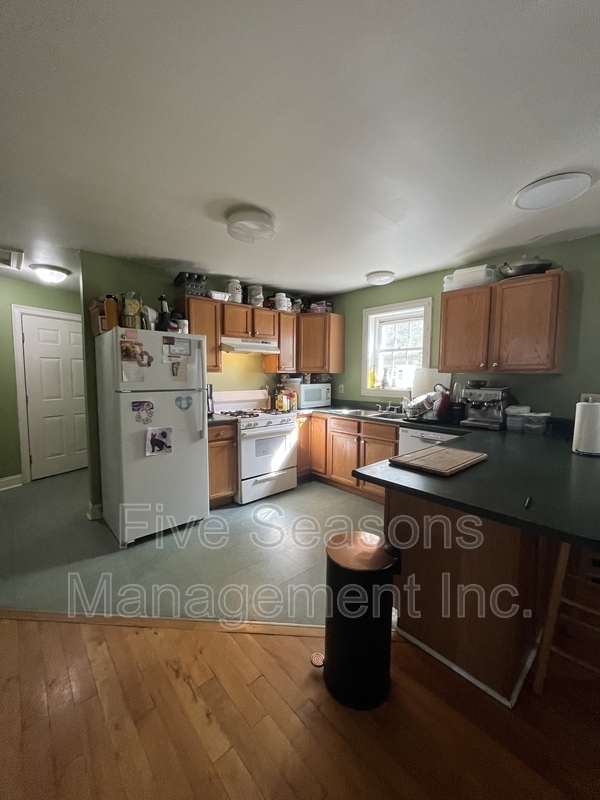 85 Manhattan Dr in Burlington, VT - Building Photo - Building Photo