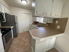5104 Creekwood Terrace in Oklahoma City, OK - Building Photo - Building Photo