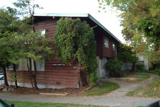 The Chalet in Seattle, WA - Building Photo - Building Photo