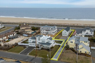 106 Ocean Ave in Monmouth Beach, NJ - Building Photo - Building Photo