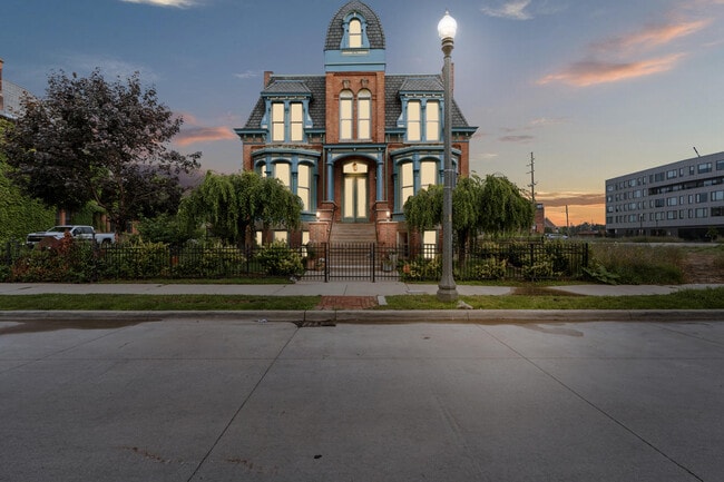 property at 291 Edmund Pl