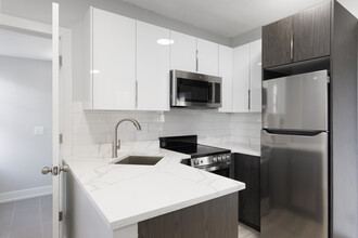6026 N Winthrop Ave in Chicago, IL - Building Photo - Building Photo