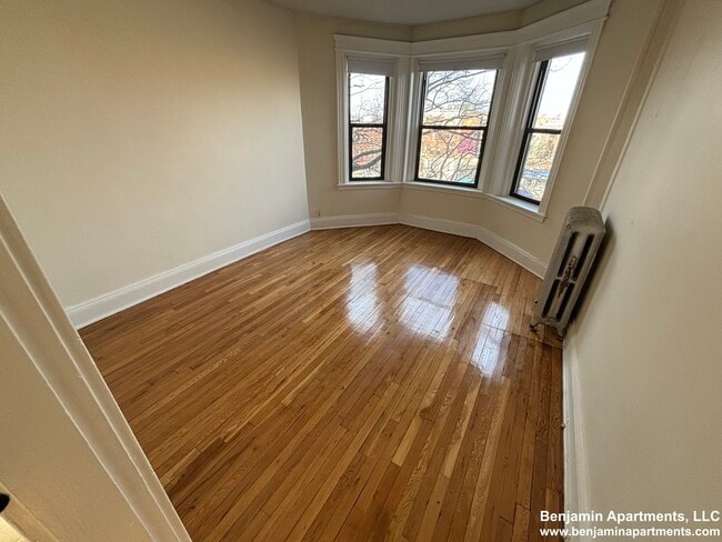 1165 Commonwealth Ave, Unit 16 in Boston, MA - Foto de edificio - Building Photo