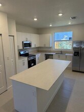 1154 SE 2nd St in Florida City, FL - Building Photo - Building Photo