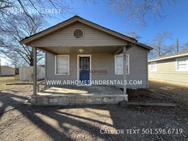 202 N 5th St in Cabot, AR - Building Photo