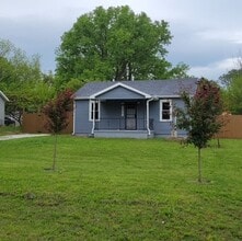 2559 W Chestnut St in Springfield, MO - Building Photo - Building Photo