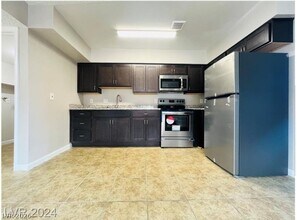 2920 E Siki Ct in Las Vegas, NV - Building Photo - Building Photo