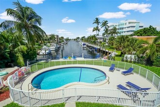 2815 NE 33rd Ave, Unit 106 in Fort Lauderdale, FL - Foto de edificio - Building Photo
