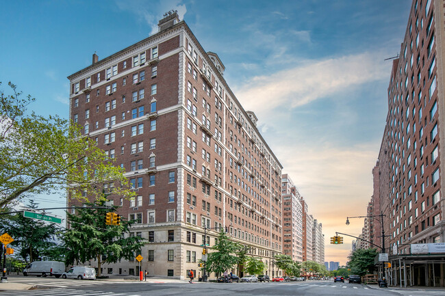 No.1 Sutton Place South in New York, NY - Foto de edificio - Building Photo