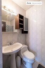Room in Shared 4 bed/2 bath home, Unit A in Boston, MA - Foto de edificio - Building Photo