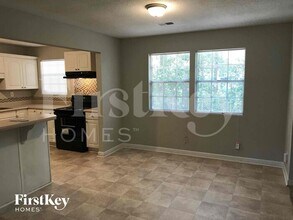 992 Rampart Pl in Stone Mountain, GA - Building Photo - Building Photo