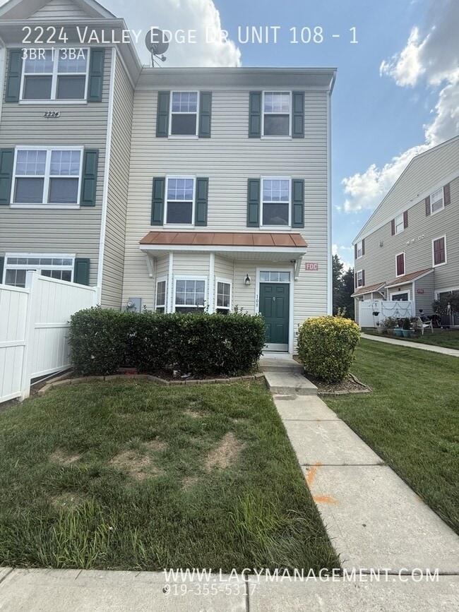 2224 Valley Edge Dr in Raleigh, NC - Building Photo - Building Photo