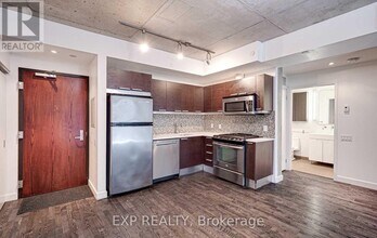 25 Oxley St in Toronto, ON - Building Photo - Building Photo