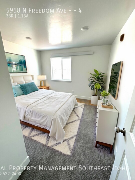 5958 N Freedom Rd in Idaho Falls, ID - Building Photo