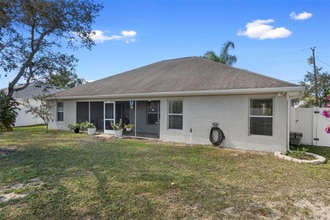 11370 Terrell Rd in Spring Hill, FL - Foto de edificio - Building Photo