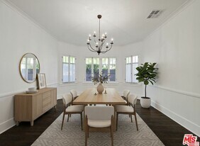 743 N Orange Dr in Los Angeles, CA - Building Photo