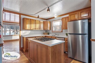 2078 Dorothy Ave in White Bear Lake, MN - Foto de edificio - Building Photo