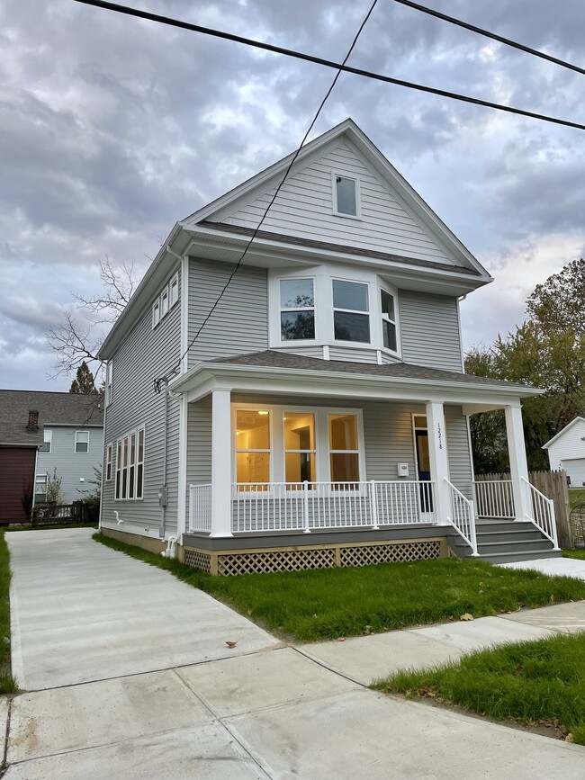 12218 Ashbury Ave in Cleveland, OH - Building Photo - Building Photo