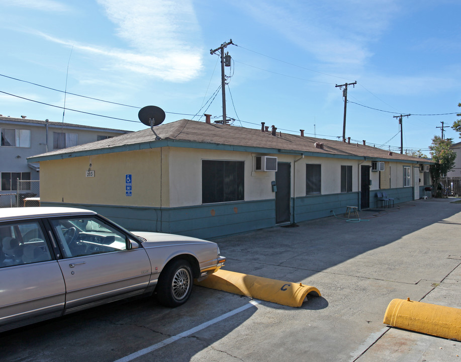 205 Hickory St in Roseville, CA - Foto de edificio