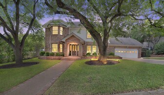 1702 Crested Butte Dr in Austin, TX - Building Photo