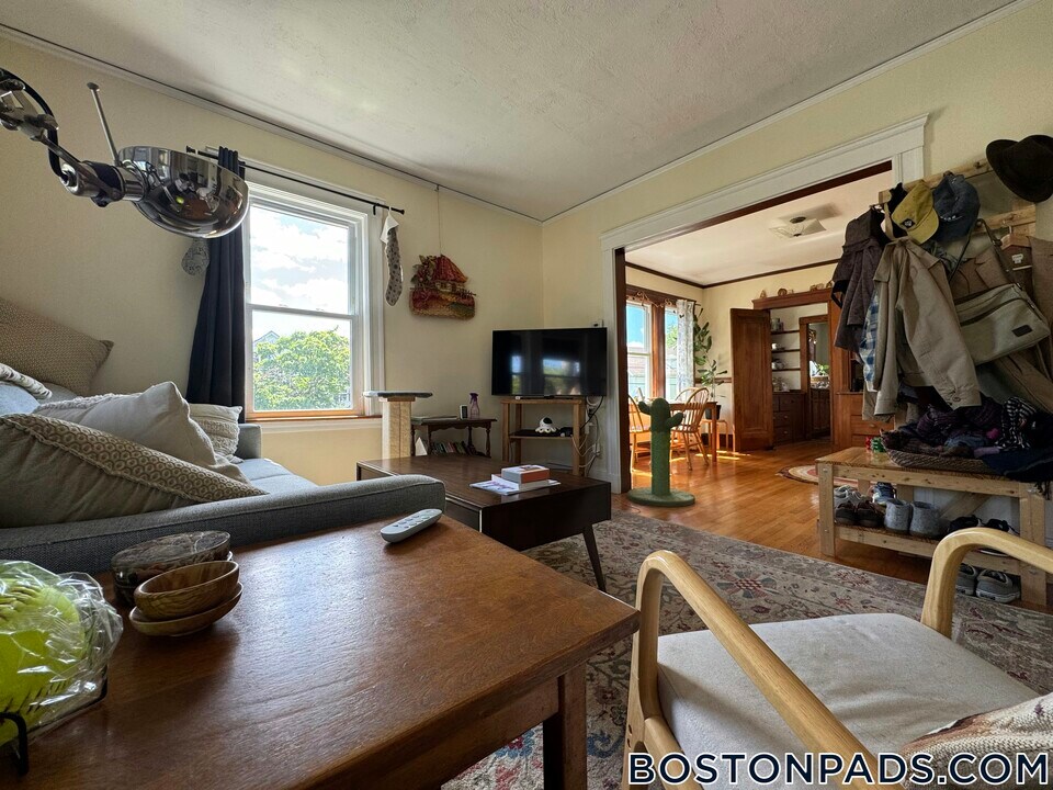 51 Egerton Rd in Arlington, MA - Building Photo