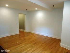 239 Commonwealth Avenue-Unit -Apt 12 in Boston, MA - Building Photo - Building Photo