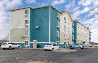 Furnished Studio-Lubbock - West in Lubbock, TX - Building Photo - Building Photo