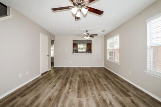 33103 Cottonwood Bend in Magnolia, TX - Building Photo - Building Photo