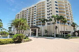 1300 Benjamin Franklin Dr in Sarasota, FL - Building Photo