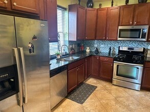 8227 S Green St, Unit 2nd floor in Chicago, IL - Building Photo - Building Photo