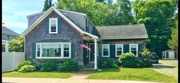 38 South St in Marion, MA - Building Photo