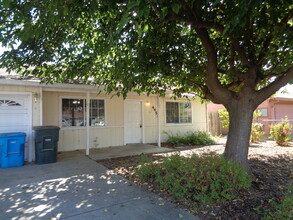 4459 Martel Dr in Olivehurst, CA - Foto de edificio - Building Photo