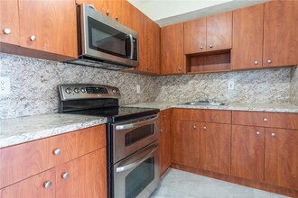 277 NW 48th St in Miami, FL - Building Photo - Building Photo